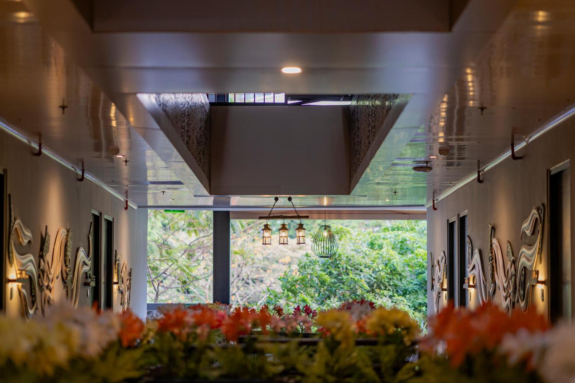 Stay.Vie Hotel 泗水 外观 照片